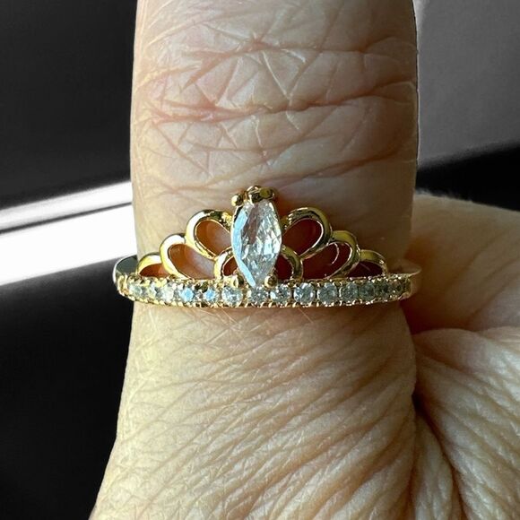 NEW Elegant Rose Gold Plated Dainty Tiara Crown Ring w/ Clear CZ Stones Size 9 - Picture 12 of 12